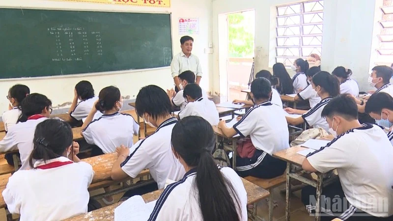 Một buổi giảng dạy của Thầy Nguyễn Hoàng Nam, Trường Trung học cơ sở Long Thạnh, xã Thạnh Hòa, thành phố Cần Thơ.