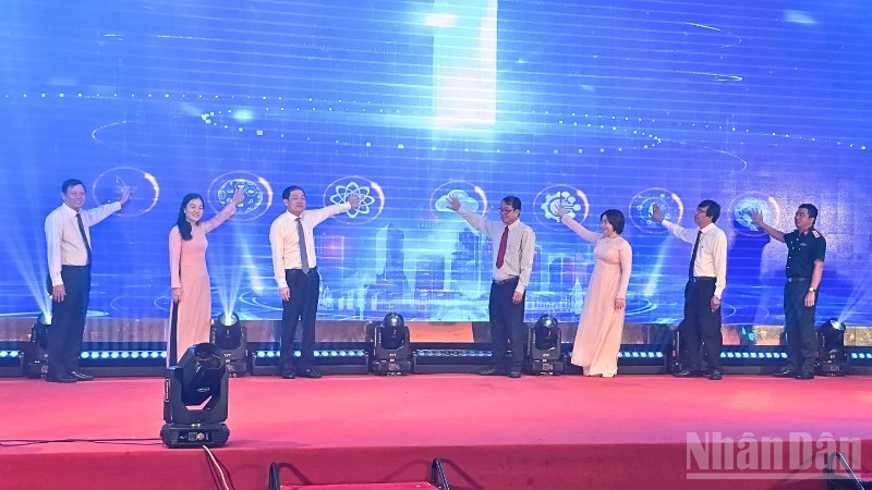 Nghi thức Lễ phát động Tuần lễ Khoa học công nghệ, Đổi mới sáng tạo và Chuyển đổi số.