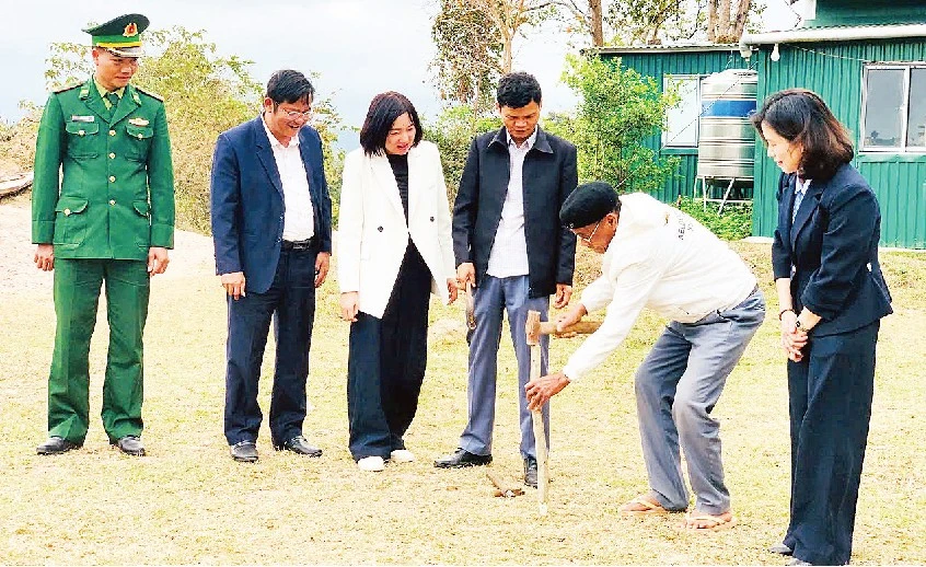 Khu đất của gia đình ông Hồ Văn Chưn và ông Hồ Văn Lát hiến để xây dựng điểm trường Ba Viêng.