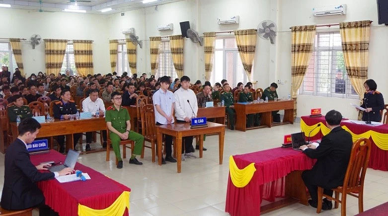 Phiên toà giả định chống khai thác IUU.