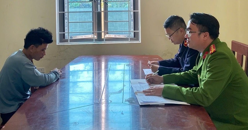 Đối tượng Lê Đình Truyền tại cơ quan Công an.