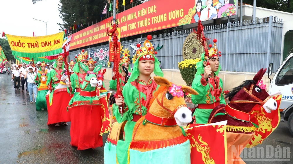 [Ảnh] Độc đáo diễu hành trẩy hội chùa Ông ở Đồng Nai