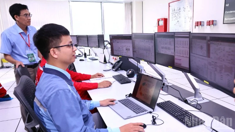 Phòng điều khiển vận hành một nhà máy ở Đồng Nai.