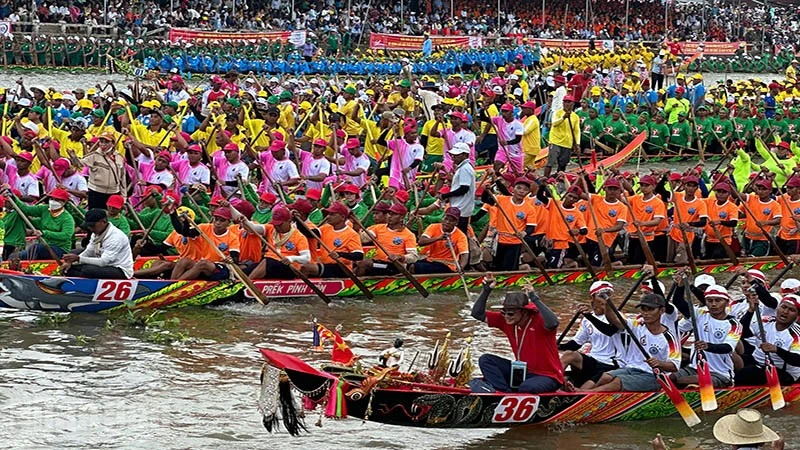 Cần Thơ giữ kỷ lục là nơi có nhiều ghe Ngo tham gia thi đấu 