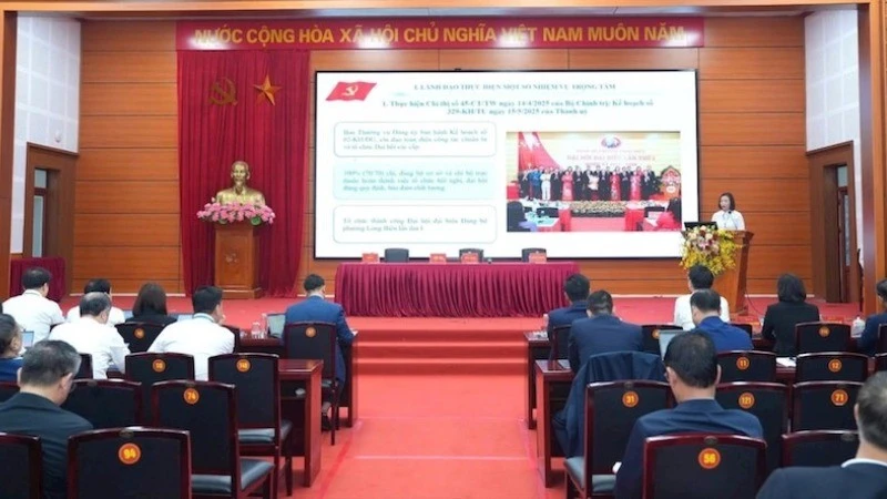 Hội nghị Ban Chấp hành Đảng bộ phường Long Biên (Hà Nội) ngày 5/12.