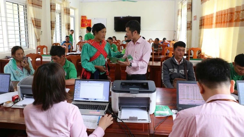 Các điểm giao dịch tín dụng chính sách được duy trì hoạt động giúp nhân dân vay vốn ưu đãi của Nhà nước thuận lợi.