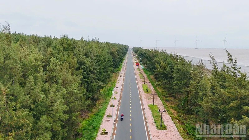 Hạ tầng giao thông phục vụ phát triển du lịch biển tại phường Trường Long Hòa, tỉnh Vĩnh Long.