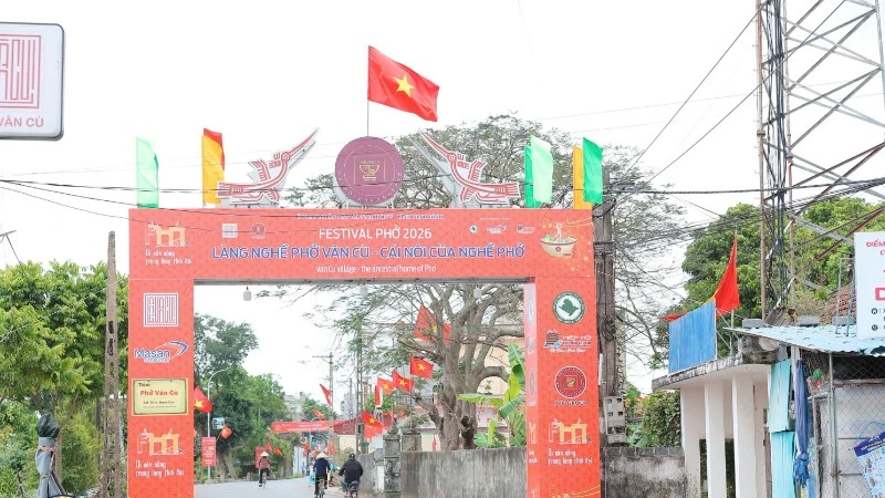 Festival Phở 2026 mang chủ đề “Phở Việt - Di sản sống trong lòng thời đại” đã bắt đầu với chuỗi hoạt động trải nghiệm đặc sắc.