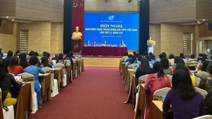 Toàn cảnh hội nghị. 