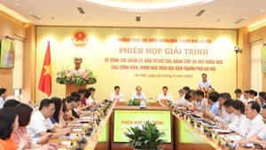 Quang cảnh phiên họp giải trình do Thường trực Hội đồng nhân dân thành phố Hà Nội tổ chức.