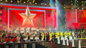 “Bản hùng ca chiến thắng” không chỉ là một chương trình nghệ thuật mà còn là hành trình ngược dòng lịch sử, tái hiện các dấu mốc quan trọng trong chặng đường 80 năm của Bộ Tổng Tham mưu.