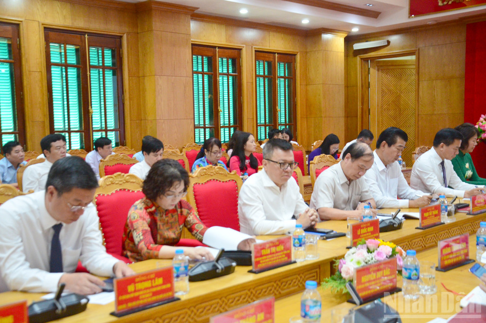 ndo_br_dai-bieu-du.jpg