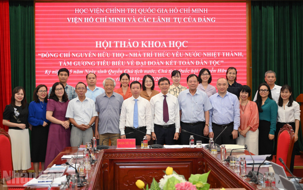 Các đại biểu tham dự hội thảo. (Ảnh: THẾ ĐẠI) ndo_bl_hoi-thao-nguyen-huu-tho.jpg