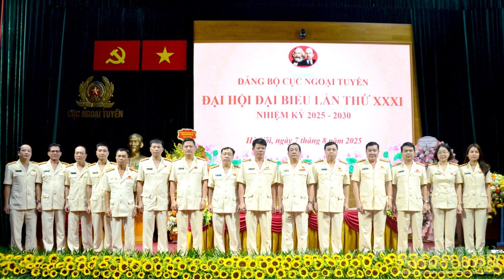 Ban Chấp hành Đảng bộ Cục Ngoại tuyến lần thứ XXXI, nhiệm kỳ 2025-2030. (Ảnh: PHẠM CƯỜNG) ndo_br_ra-mat-dai-hoi.jpg