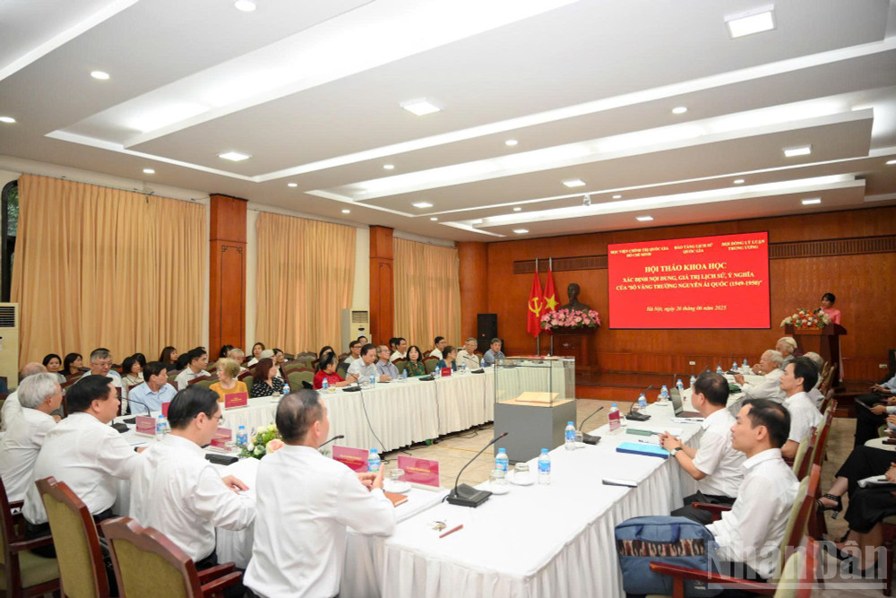 Quang cảnh hội thảo. (Ảnh: THẾ ĐẠI) ndo_br_z6744142012989-a512e0a484c844cb36cbbf3f1acce143.jpg