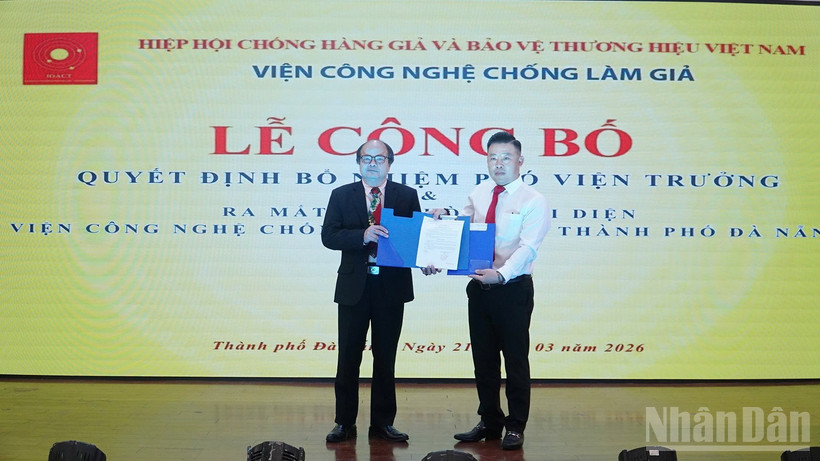 Công bố quyết định bổ nhiệm Phó Viện trưởng và ra mắt Văn phòng đại diện.