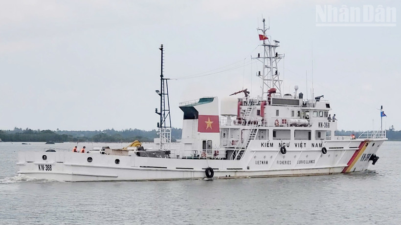 Tàu KN 368 rời bến đi thực hiện nhiệm vụ.