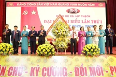 Lãnh đạo Tỉnh ủy Phú Thọ chúc mừng Đại hội Đảng bộ xã Lập Thạch.