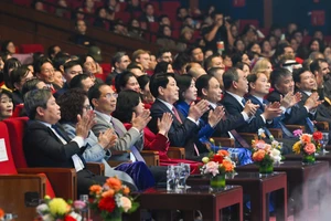 Chủ tịch nước Lương Cường và Phu nhân dự Chương trình nghệ thuật đặc biệt Xuân Quê hương 2026. (Ảnh: THỦY NGUYÊN)