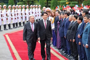 Chủ tịch nước Lương Cường chủ trì lễ đón chính thức Tổng Thư ký Liên hợp quốc Antonio Guterres. (Ảnh: THỦY NGUYÊN)