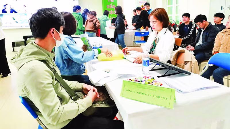 Tư vấn giới thiệu việc làm cho người lao động tại Bắc Ninh.