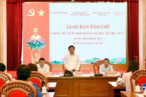 Giao ban báo chí thông tin về kỳ họp không thường lệ đầu tiên của Quốc hội khóa XVI.