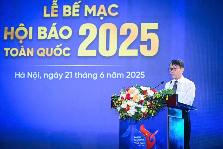 Đồng chí Nguyễn Đức Lợi, Phó Chủ tịch Thường trực Hội Nhà báo Việt Nam phát biểu tại lễ bế mạc. z6727973955387-2b2b9d4784818113a0de281ced30a045.jpg