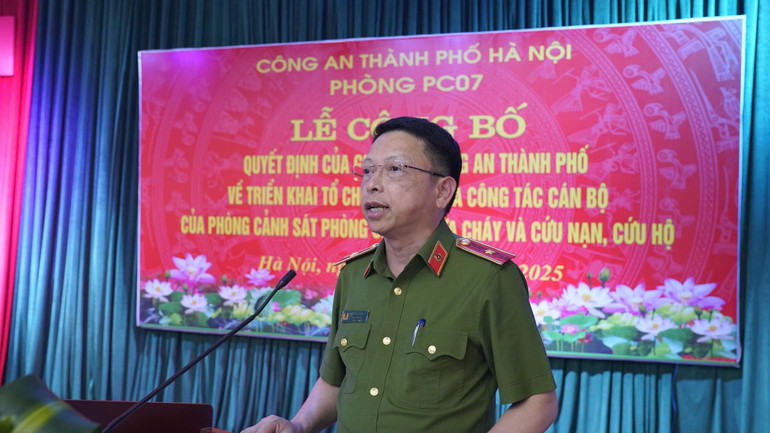 Thiếu tướng Nguyễn Hồng Ky, Phó Giám đốc Công an thành phố phát biểu tại buổi lễ. z6758067312983-21ddc35b03c950b8d40dbce09c1d83fe.jpg