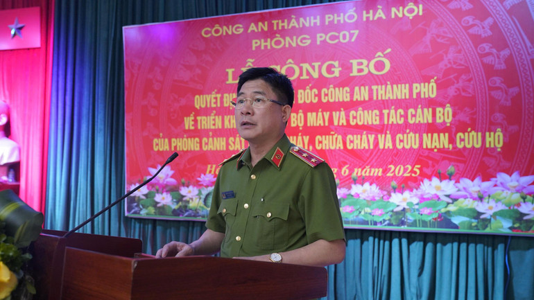 Trung tướng Nguyễn Tuấn Anh, Cục trưởng Cục Cảnh sát PCCC và CNCH phát biểu tại sự kiện. z6758067550307-accefe41688003ae154b1e030b16ca13.jpg