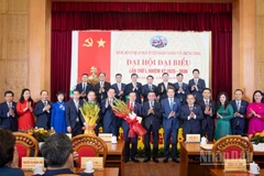 Thường trực Ban Bí thư, Bí thư Đảng uỷ các cơ quan Đảng Trung ương Trần Cẩm Tú; Trưởng Ban Tuyên giáo và Dân vận Trung ương Nguyễn Trọng Nghĩa tặng hoa chúc mừng Ban Chấp hành Đảng bộ cơ quan Ban Tuyên giáo và Dân vận Trung ương nhiệm kỳ 2025-2030.