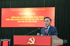 Đồng chí Trần Cẩm Tú, Ủy viên Bộ Chính trị, Thường trực Ban Bí thư, Bí thư Đảng ủy các cơ quan Đảng Trung ương phát biểu kết luận hội nghị. (Ảnh: DUY LINH)