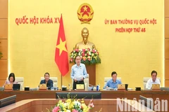 Chủ tịch Quốc hội Trần Thanh Mẫn và các Phó Chủ tịch Quốc hội chủ trì và điều hành phiên họp.