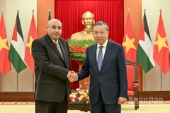 Tổng Bí thư Tô Lâm và Chủ tịch Hạ viện Jordan Mazen Turki El Qadi. (Ảnh: DUY LINH)