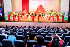 Văn nghệ chào mừng gặp mặt kỷ niệm 96 năm Ngày thành lập Đảng Cộng sản Việt Nam tại Khánh Hòa.