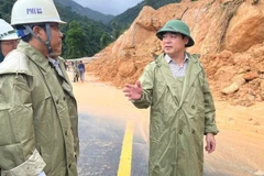 Ngay sau vụ tai nạn nghiêm trọng xảy ra tại đèo Khánh Lê, Bí thư Tỉnh ủy Nghiêm Xuân Thành đã có mặt tại hiện trường chỉ đạo công tác khắc phục hậu quả.