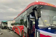 Hiện trường vụ tai nạn liên hoàn tại cao tốc Vân Phong-Nha Trang.