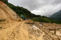 Đoạn đường sạt lở trên Quốc lộ 4D - nơi anh Nguyễn Văn Cường bị nạn.