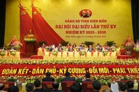 Đoàn Chủ tịch điều hành Đại hội Đảng bộ tỉnh Điện Biên lần thứ 15 gồm 17 đồng chí; đoàn thư ký gồm 3 đồng chí.