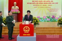 Chủ tịch nước Lương Cường bỏ phiếu bầu cử Đại biểu Quốc hội khóa XVI và đại biểu Hội đồng nhân dân các cấp nhiệm kỳ 2026-2031.