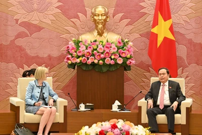 Chủ tịch Quốc hội Trần Thanh Mẫn tiếp Đại sứ Australia Gillian Bird. (Ảnh Duy Linh)