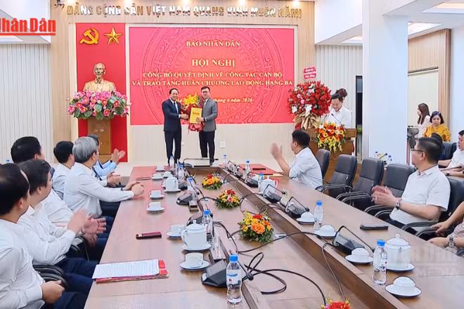 [Video] Báo Nhân Dân triển khai quyết định về công tác cán bộ 