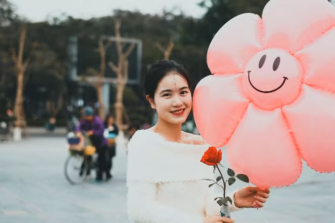 Những bông hoa xinh xắn thường là lựa chọn tốt để tặng phụ nữ ngày 8/3. (Ảnh: NQMC)