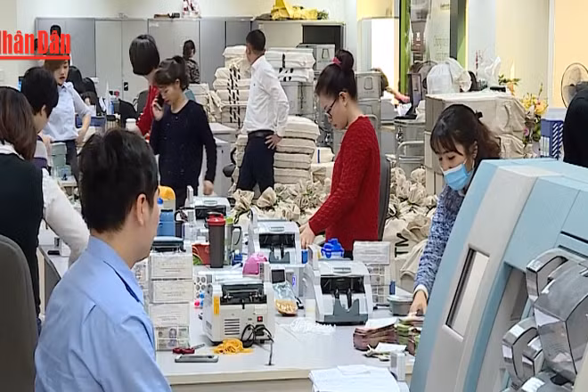 [Video] Lãi suất ngân hàng xuất hiện mức 9%/năm, kèm điều kiện đặc biệt