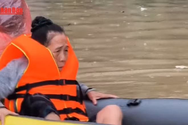 [Video] Hỗ trợ khẩn cấp 700 tỷ đồng khắc phục thiệt hại do mưa lũ