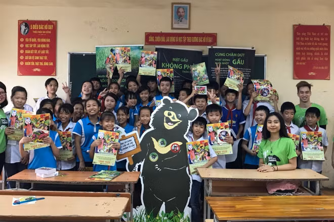 Thời gian qua, nạn nuôi nhốt gấu lấy mật đã giảm mạnh do việc thực hiện có hiệu quả nhiều biện pháp trong đó có đẩy mạnh tuyên truyền, nâng cao nhận thức. (Ảnh: ENV)