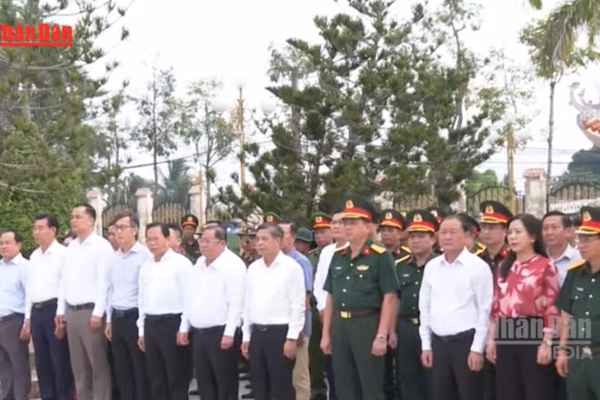 [Video] Cần Thơ lấy mẫu giám định 1324 mộ liệt sĩ chưa xác định danh tính