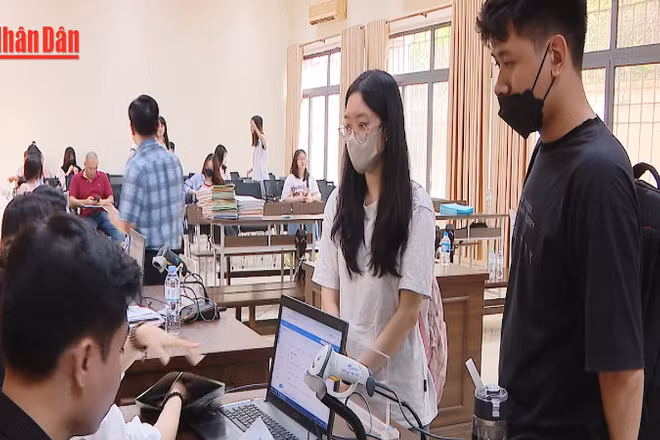 [Video] Từ ngày 15/5, tra cứu học bạ, bằng cấp ngay trên VNeID