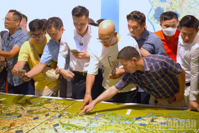 Hà Nội công bố Quy hoạch tổng thể Thủ đô tầm nhìn 100 năm: Những kỳ vọng của người dân về một đô thị tương lai.