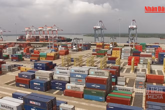 [Video] Tập trung nguồn lực phát triển kết cấu hạ tầng chiến lược