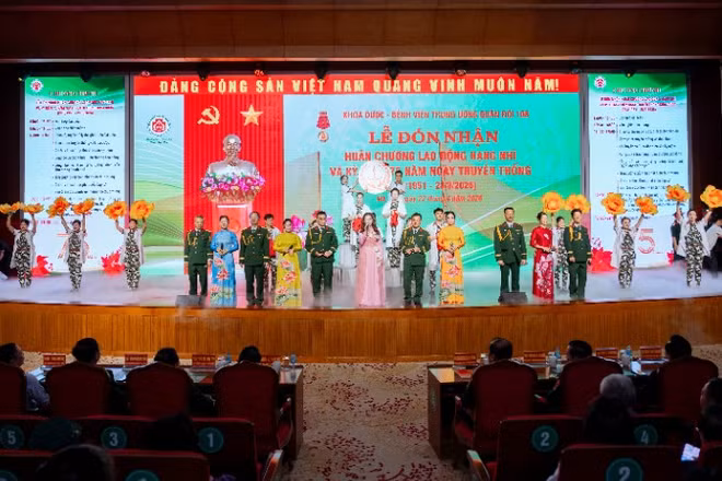 Khoa Dược Bệnh viện Trung ương Quân đội 108: Hành trình 75 năm phụng sự 
